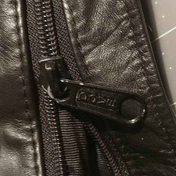 Black crossbody purse 23 in. Strap drop bejeweled Dove brand on zipper defect - Picture 13 of 13